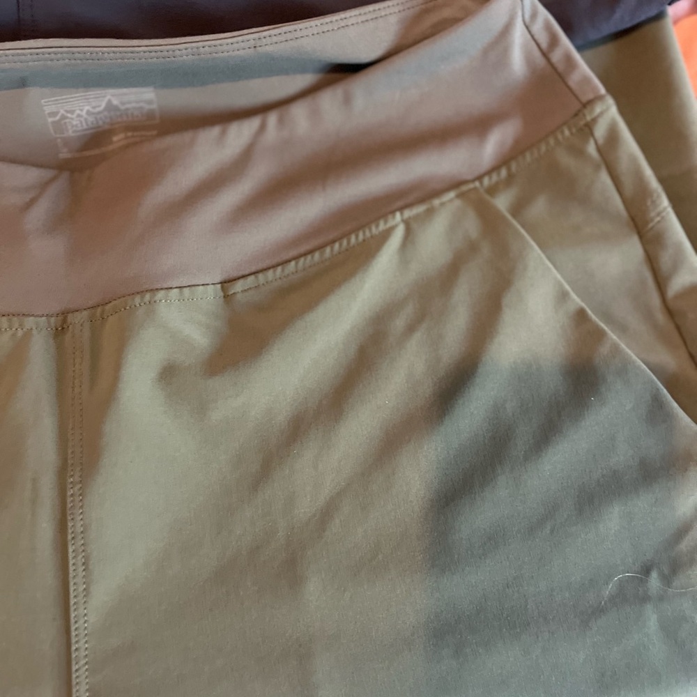 Patagonia Bundle Women's Happy Hike Studio Pants
Size large - Picture 3 of 16